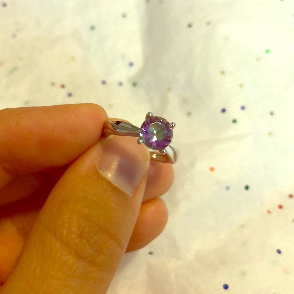 NWOT Stunning silver solitaire ring, size 5
